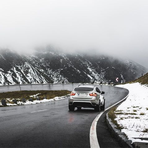 Car Driving Between Snowy Mountain 5 Car Driving Between Snowy Mountains 5
